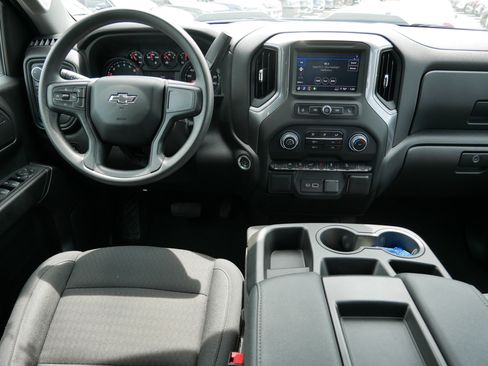 Used 2024 Chevrolet Silverado 1500 Custom Trail Boss w/ Turbomax Blackout Package AWD/4WD image 10