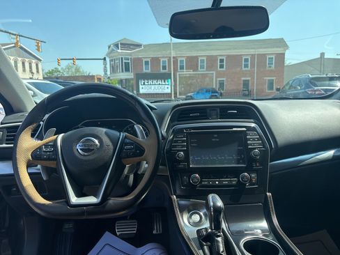 Used 2016 Nissan Maxima SR FWD image 13