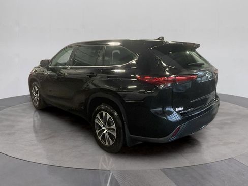Used 2023 Toyota Highlander L image 3