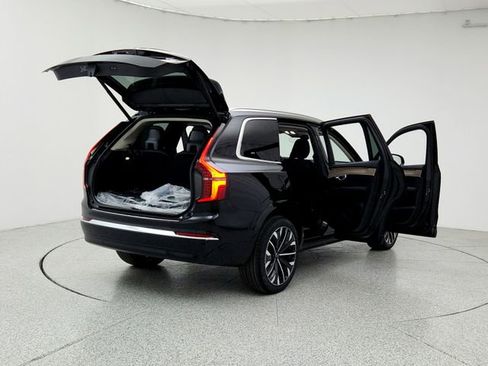 New 2026 Volvo XC90 B6 Plus w/ Protection Package Premier image 11