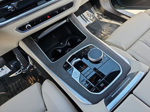 Used 2025 BMW X5 sDrive40i image 25