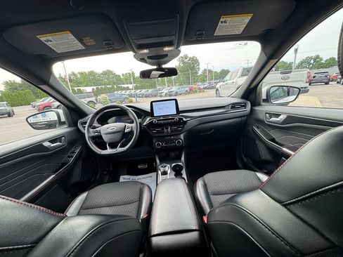 Used 2023 Ford Escape ST-Line Select w/ Class II Trailer Tow Package AWD/4WD image 19