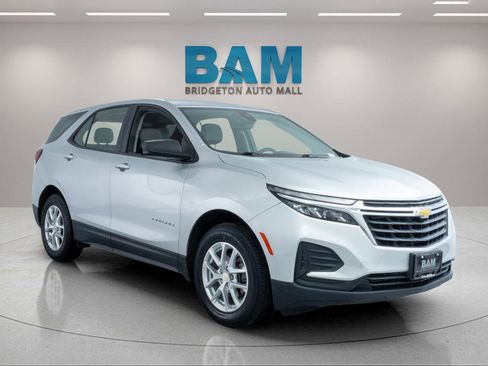 Certified 2022 Chevrolet Equinox LS AWD/4WD image 1