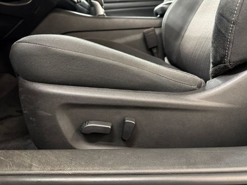 Used 2025 Nissan Altima 2.5 SV FWD image 14