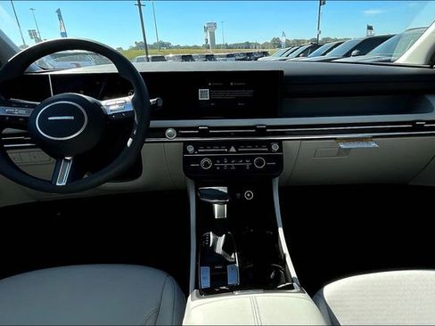 New 2025 Hyundai Tucson SE image 5