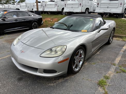 Used 2007 Chevrolet Corvette Convertible RWD image 3