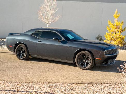 Used 2018 Dodge Challenger SXT image 3