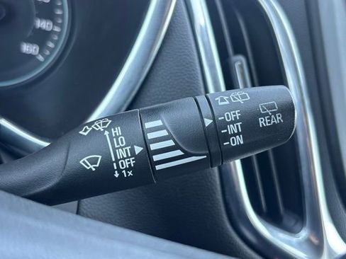 Used 2020 Chevrolet Equinox LT w/ Driver Convenience Package FWD image 20