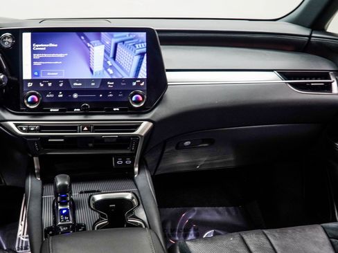 Used 2024 Lexus RX 500h F Sport image 17