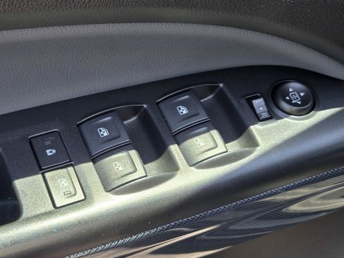 Used 2019 Chevrolet Colorado Z71 image 15