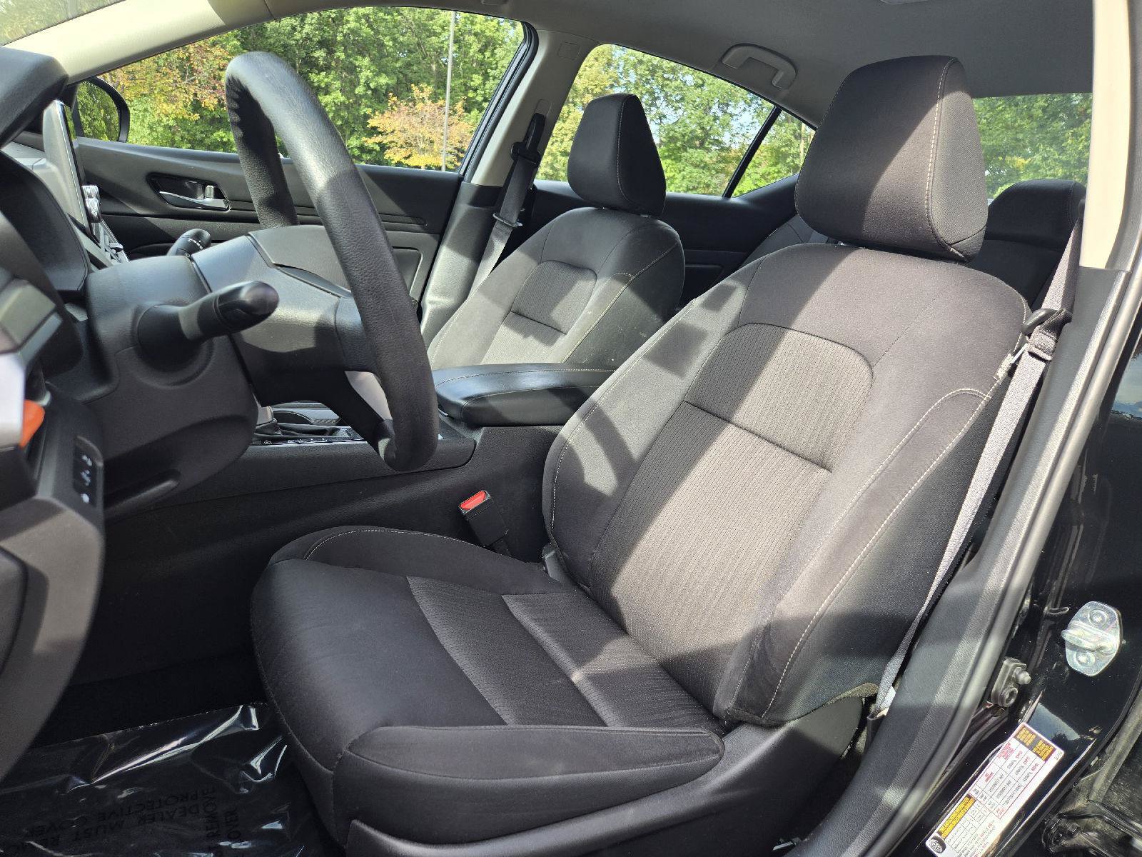 Used 2025 Nissan Altima 2.5 SV FWD image 12