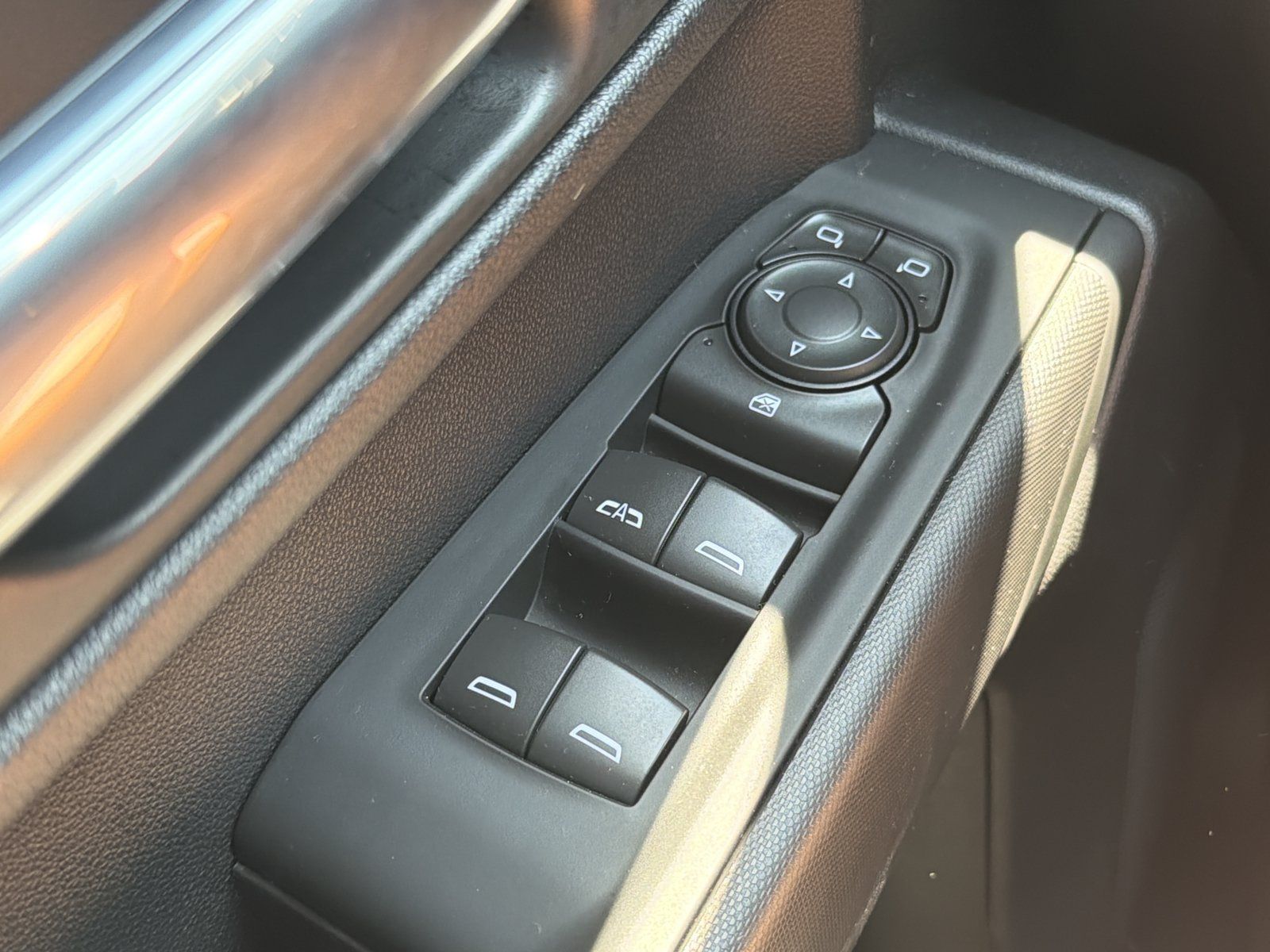 Used 2025 Chevrolet Silverado 1500 Custom Trail Boss w/ Turbomax Blackout Package AWD/4WD image 18