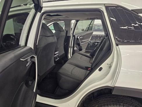 Used 2022 Toyota RAV4 XLE w/ Convenience Package image 31
