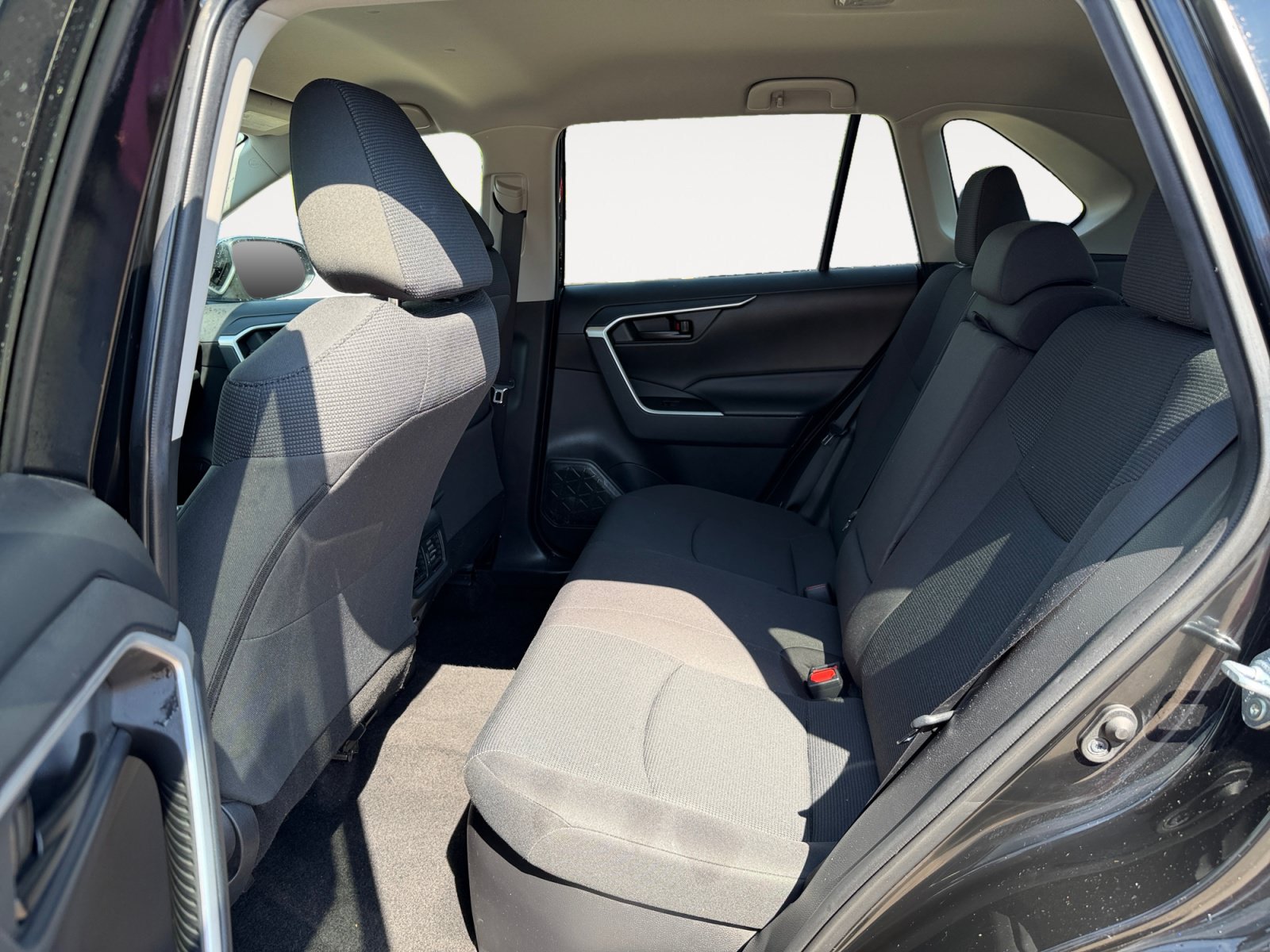 Used 2021 Toyota RAV4 LE AWD/4WD image 13