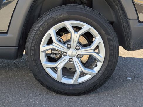 Used 2024 Jeep Compass Latitude AWD/4WD image 49