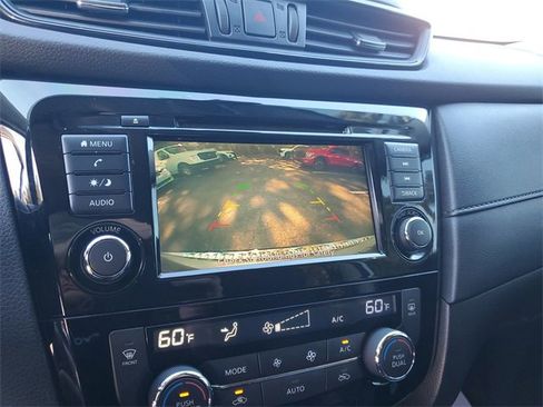 Used 2019 Nissan Rogue SV image 21