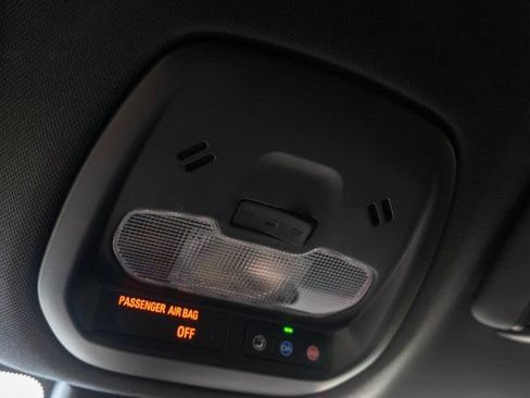 Used 2025 Chevrolet Trax RS w/ Driver Confidence Package FWD image 33