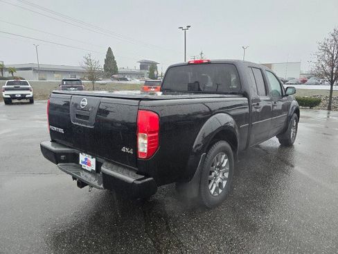 Used 2012 Nissan Frontier SV image 3