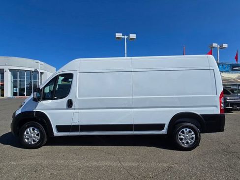 Used 2025 RAM ProMaster 2500 w/ Quick Order Package 22G SLT FWD image 8