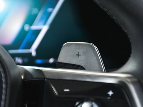 Used 2025 BMW 740i image 68