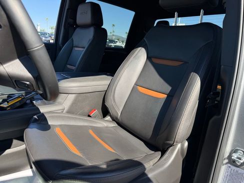 Used 2025 GMC Sierra 2500 AT4 image 5