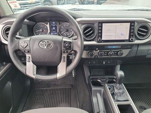 Used 2021 Toyota Tacoma SR5 w/ Technology Package image 4