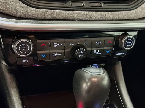 Used 2022 Jeep Compass Latitude w/ Convenience Group image 23