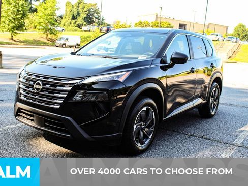 Used 2025 Nissan Rogue SV FWD image 2