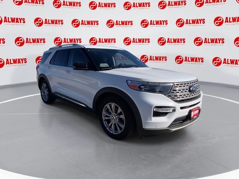 Used 2021 Ford Explorer Limited w/ Equipment Group 301A image 2