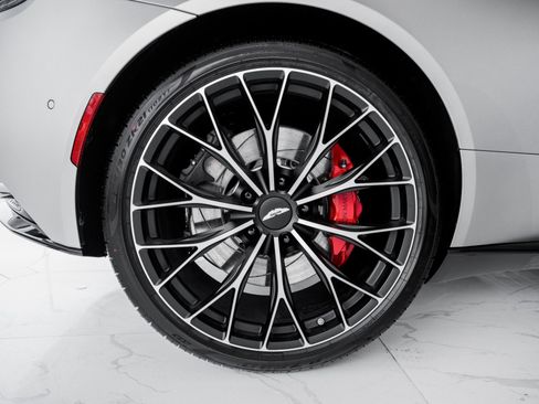 Used 2023 Aston Martin DB11 Coupe image 37