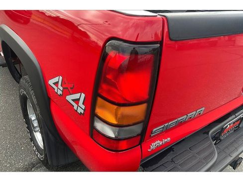 Used 2004 GMC Sierra 2500 SLT image 28
