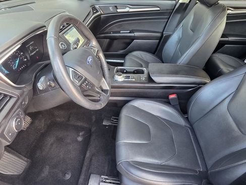 Used 2019 Ford Fusion Titanium FWD image 6