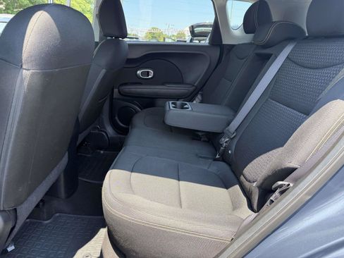 Used 2015 Kia Soul + FWD image 10