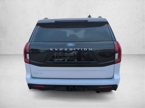 New 2026 Ford Expedition Active image 7
