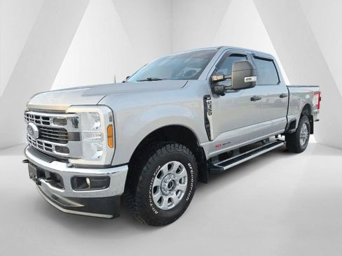 Used 2024 Ford F350 XLT w/ 360-Degree Camera Package AWD/4WD image 3