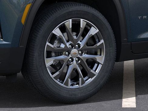 New 2026 Chevrolet Traverse LT w/ Sun and Wheel Package FWD image 10