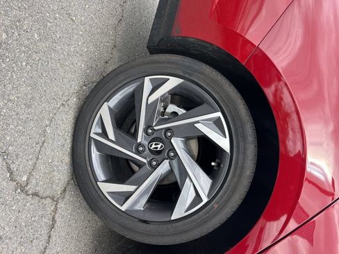 Certified 2026 Hyundai Elantra Limited FWD image 10
