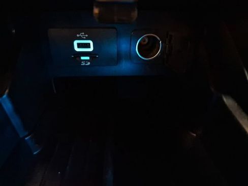 Used 2016 Ford Explorer XLT w/ Equipment Group 202A FWD image 33