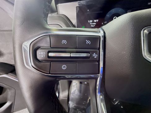 Used 2025 GMC Yukon Denali AWD/4WD image 22