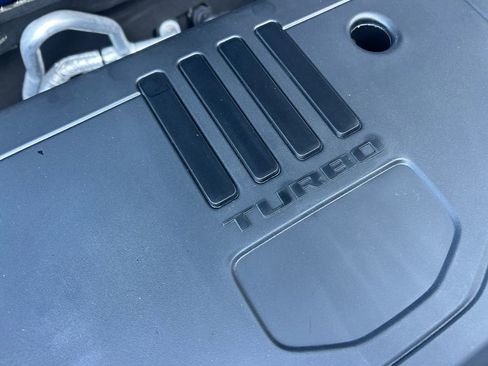 Used 2023 GMC Acadia SLE image 30