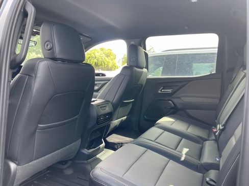 Used 2026 Chevrolet Silverado EV Trail Boss AWD/4WD image 4
