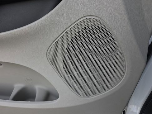 Used 2019 Dodge Grand Caravan SXT image 30