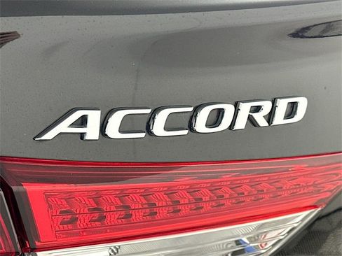 Used 2021 Honda Accord Touring image 29