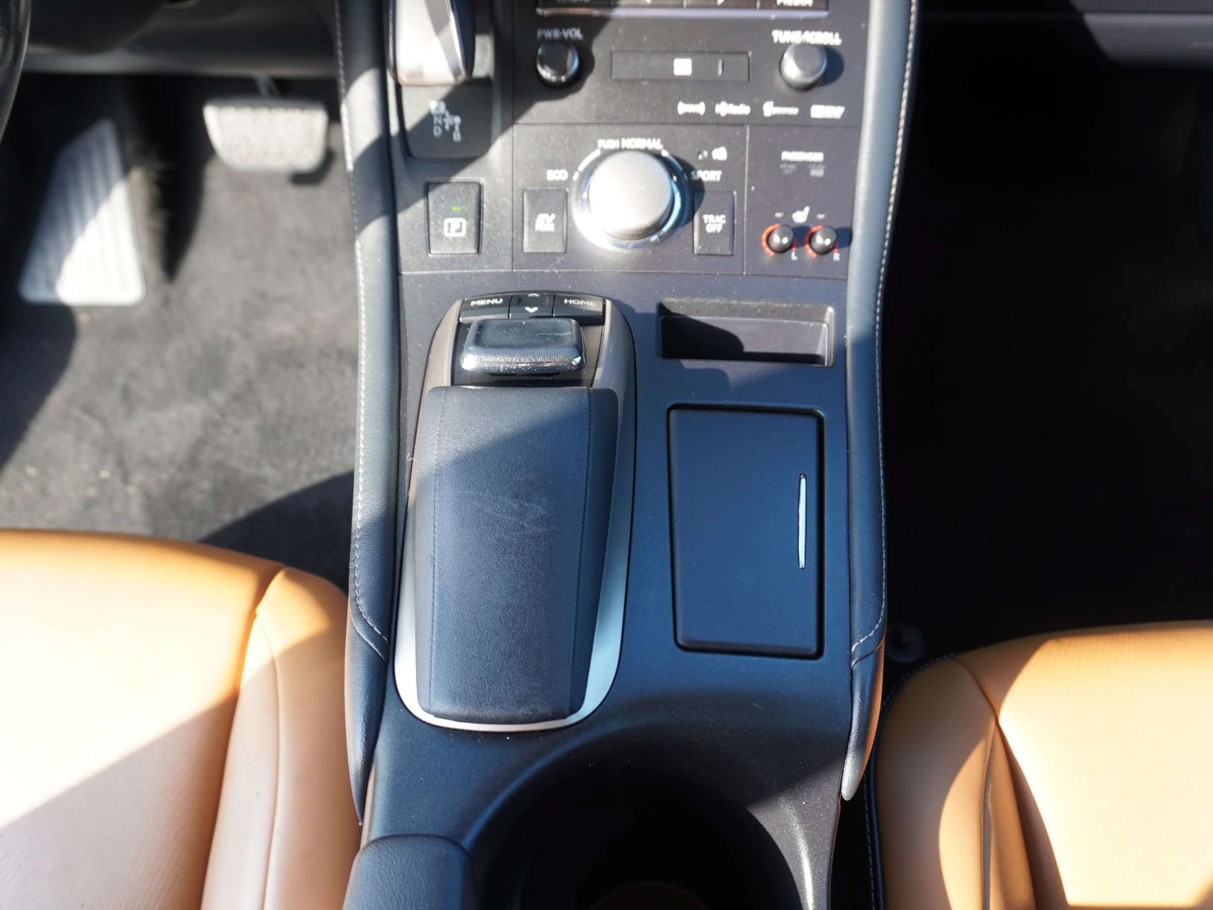 Used 2015 Lexus CT 200h w/ Navigation Package FWD image 18