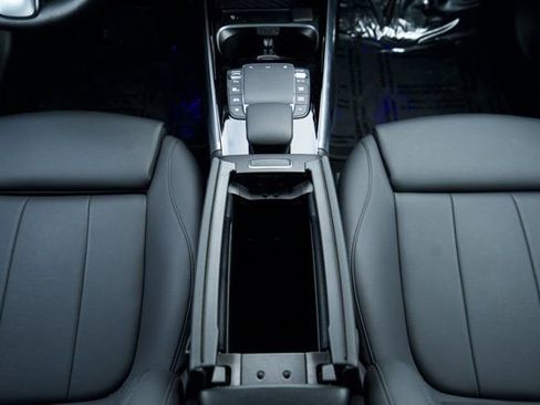 Certified 2023 Mercedes-Benz EQB 300 4MATIC image 31