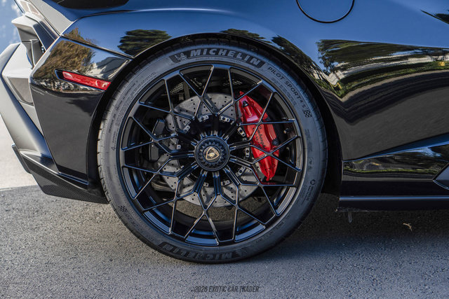 Used 2021 Lamborghini Huracan STO RWD image 80