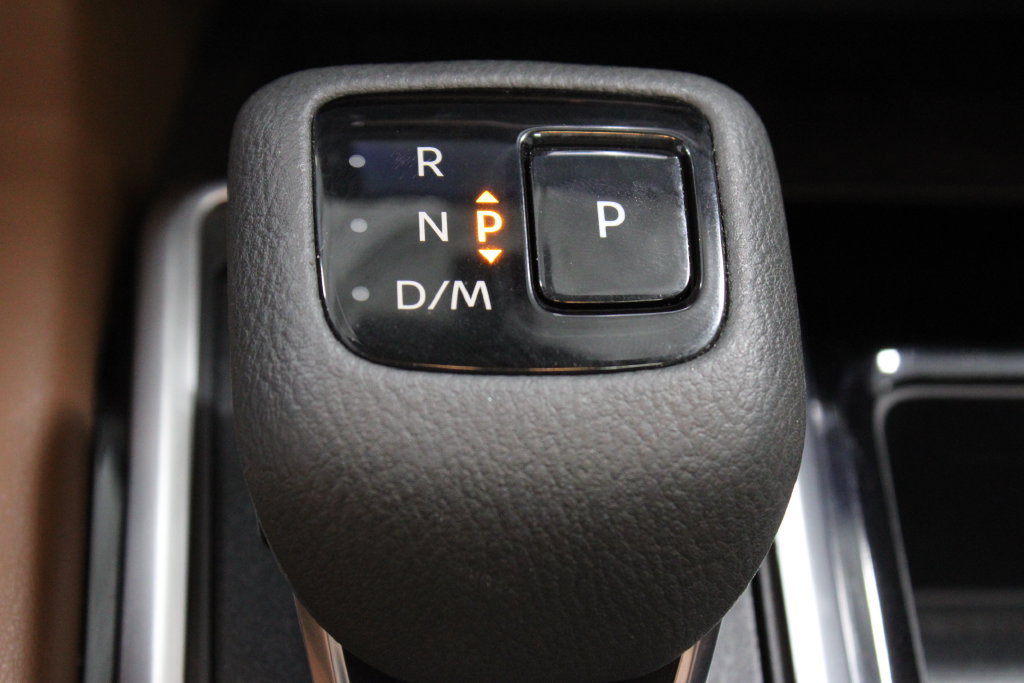 Certified 2024 Nissan Pathfinder Platinum w/ Cargo Package AWD/4WD image 35