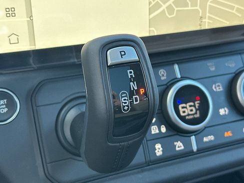 New 2026 Land Rover Defender 110 X-Dynamic SE image 21