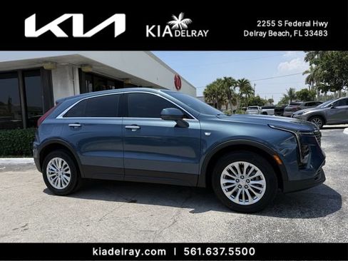 Used 2024 Cadillac XT4 Luxury w/ Cold Weather Package FWD image 1