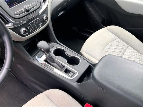 Used 2024 Chevrolet Equinox LT AWD/4WD image 16